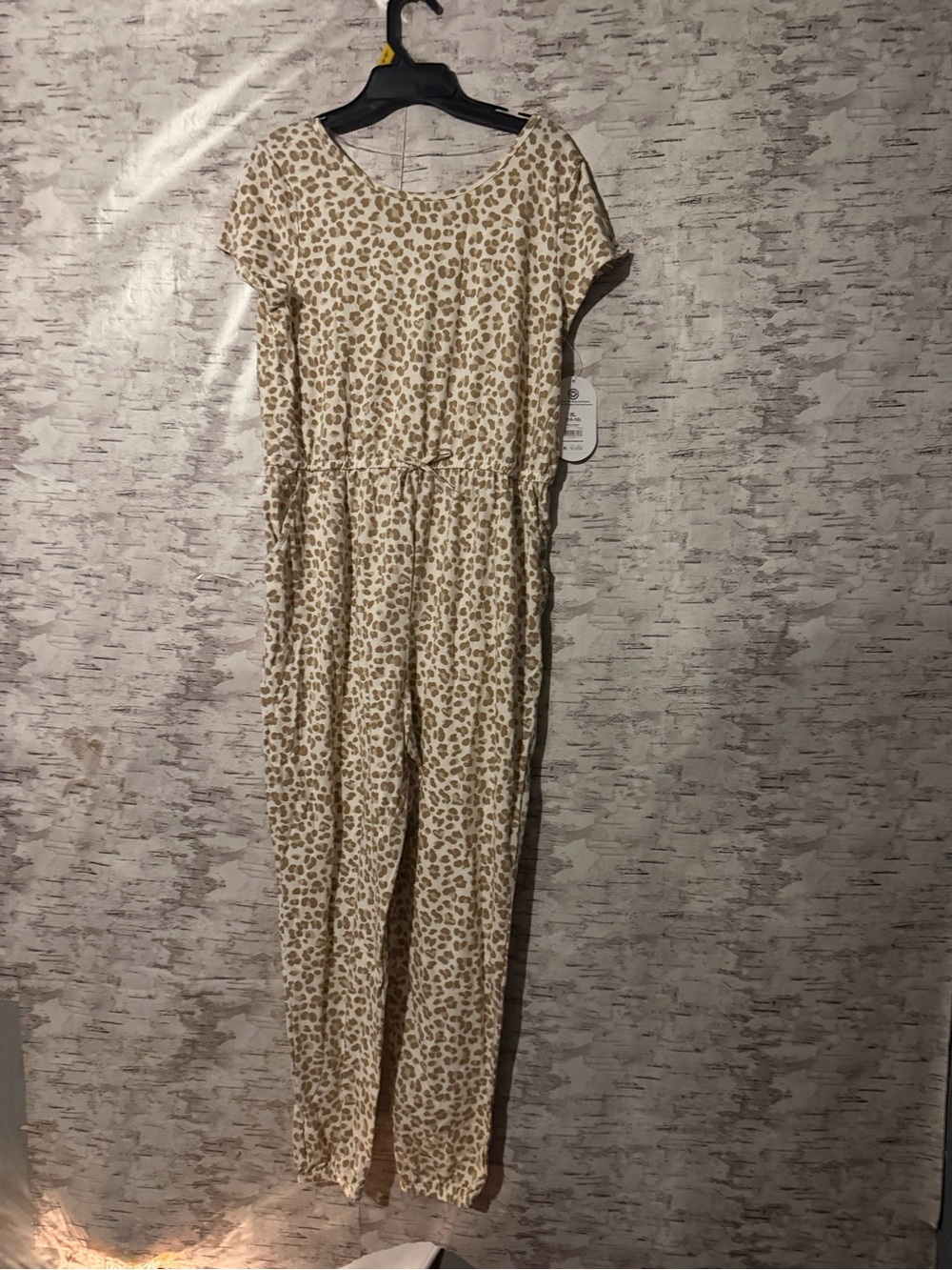 💕🔥 4/$16 Girls wonder nation Cream and Brown Leopard Print Jumpsuit